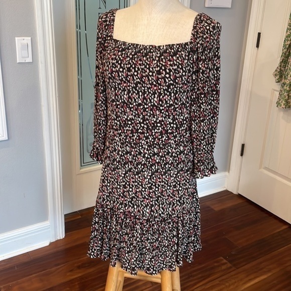 Mango Dresses & Skirts - MNG dress mini length floral print puff gathered long sleeve square neckline